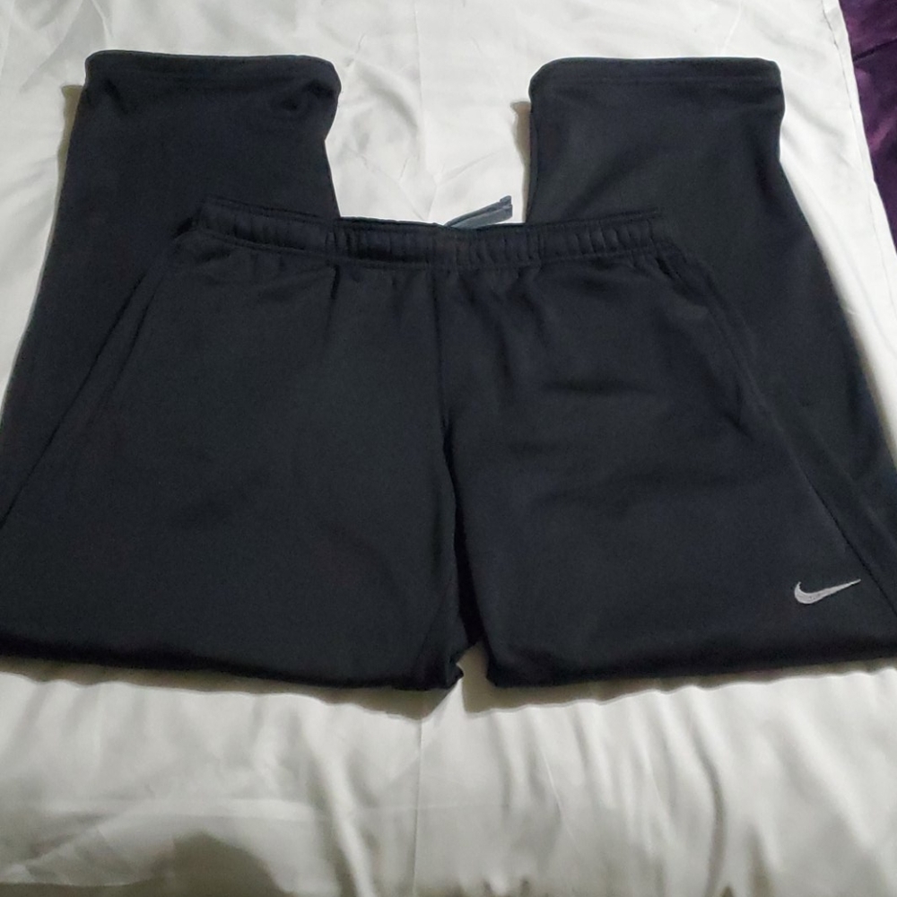 Nike therma-fit sweatpants pants size large.